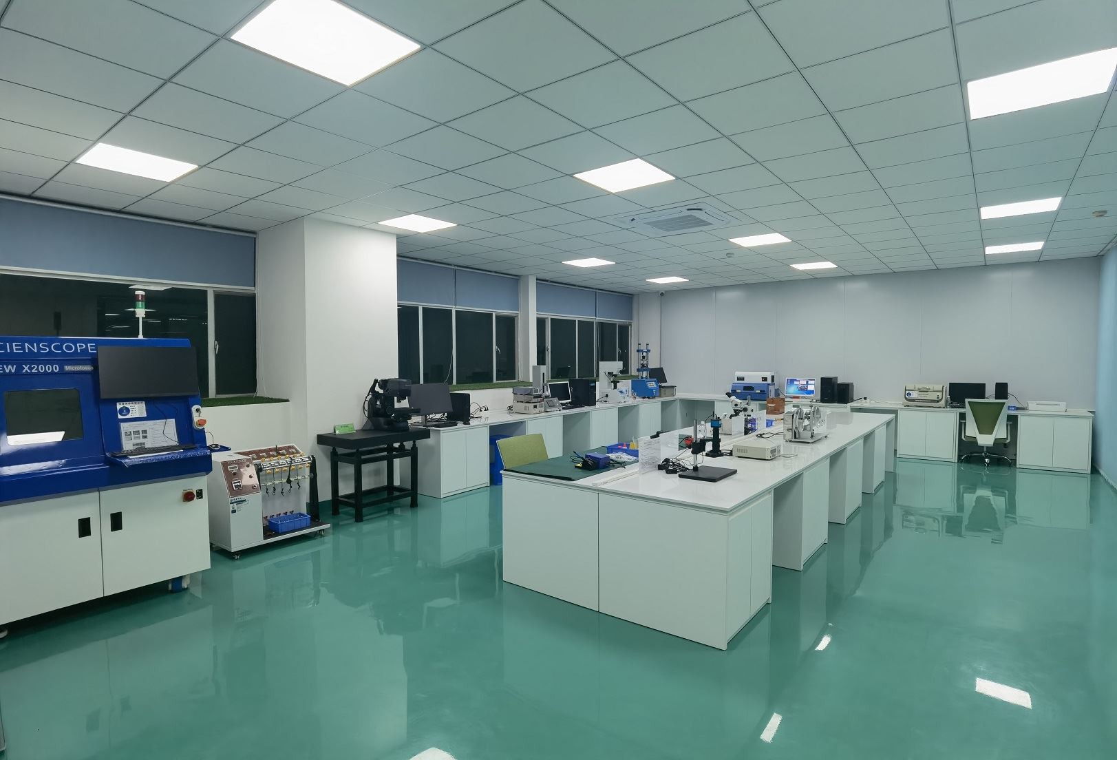 Pogo Pin onderzoeks- en testlaboratorium