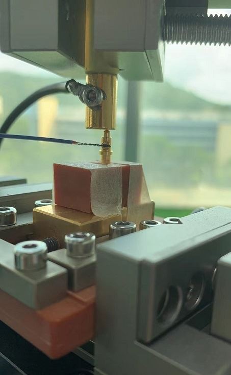 Pogo-pintests met hoge stroomsterkte