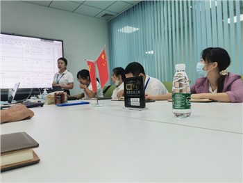 Wekelijkse bedrijfsconferentie